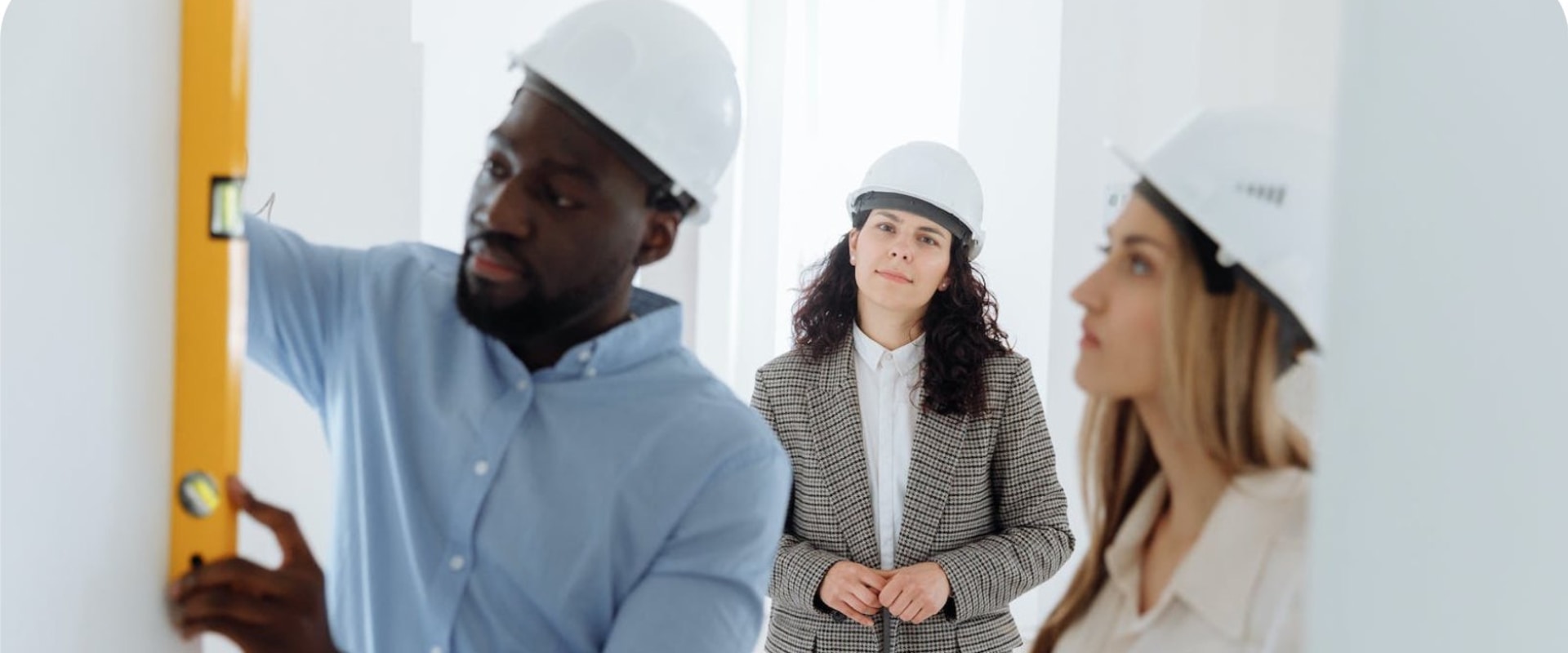 A Comprehensive Guide to Checking for Proper Licensing and Certifications for Construction and Renovation