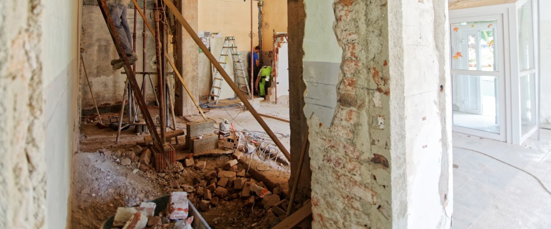 How to Comply with Safety Regulations for Construction and Renovation